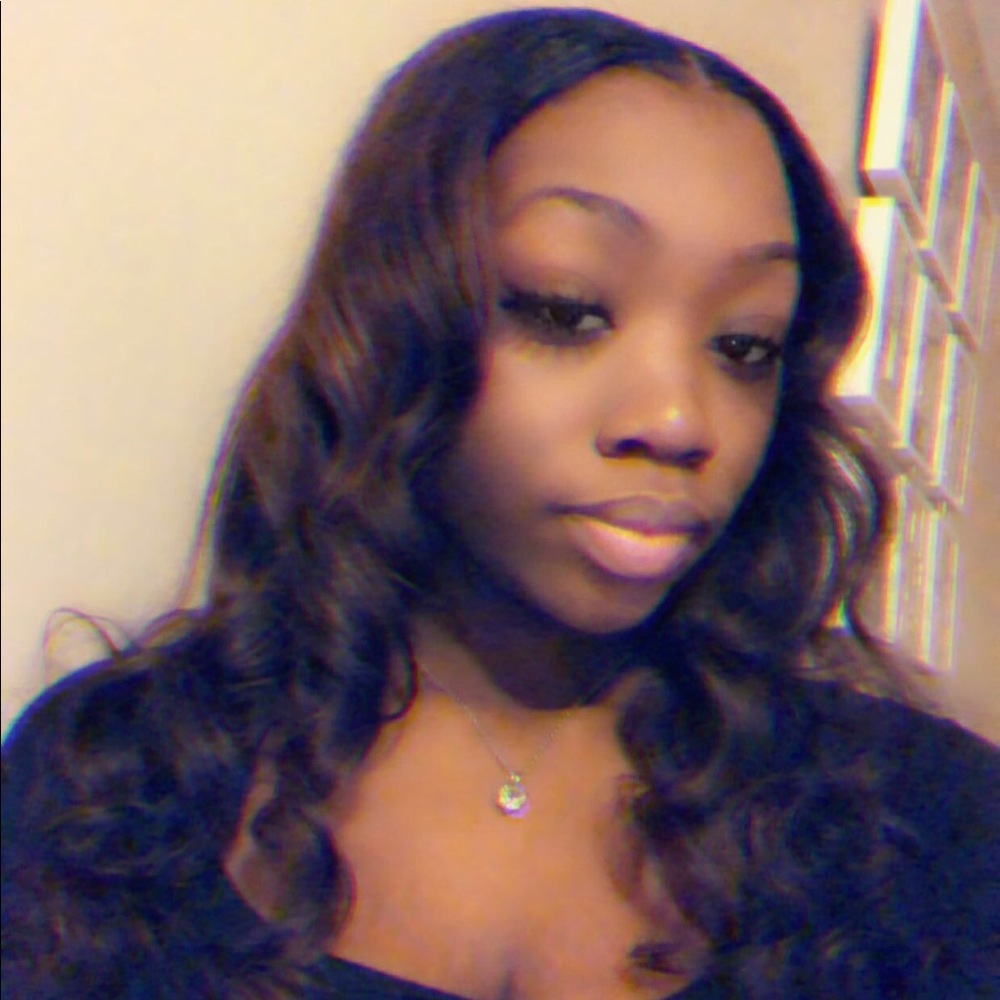 Meet your Posher, Renee